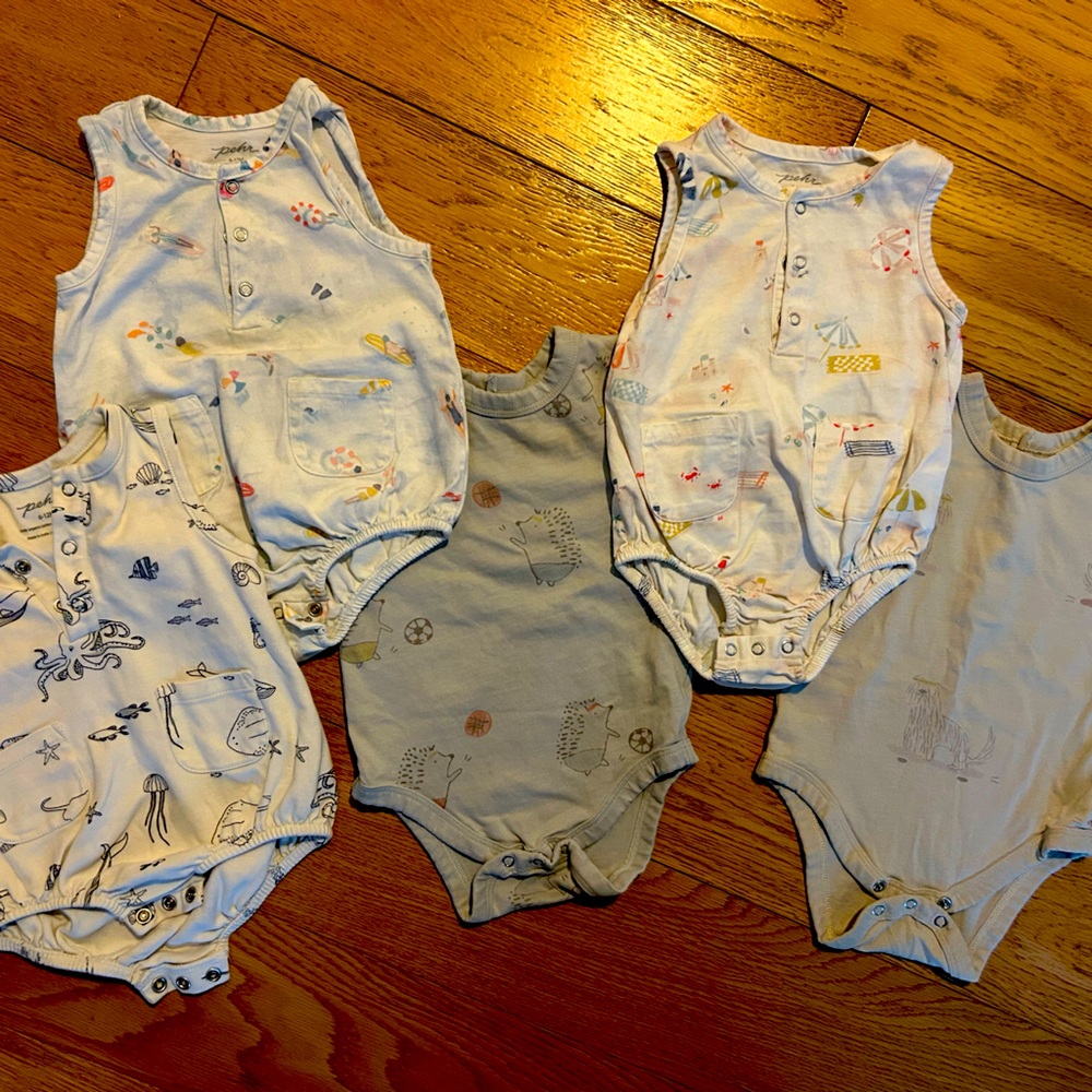 Selling at set of 5. Brand new Pehr onesies. Never worn!